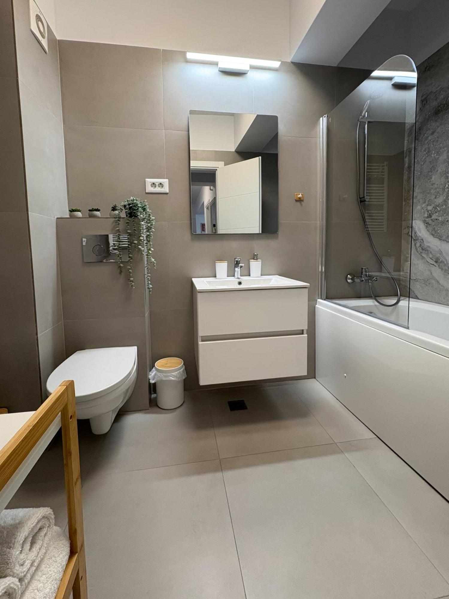The Cozy Flat - Modern, New, 2 Rooms Apartment, Parking Bucureşti Ngoại thất bức ảnh